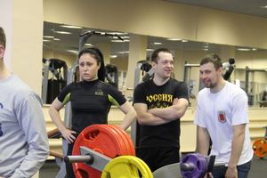 В Великих Луках состоялись Первенство города по жиму штанги и Первый Кубок города по армлифтингу (фото)