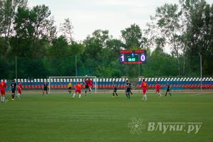 Матчи по футболу в рамках Первенства России проходят в Великих Луках (фото)