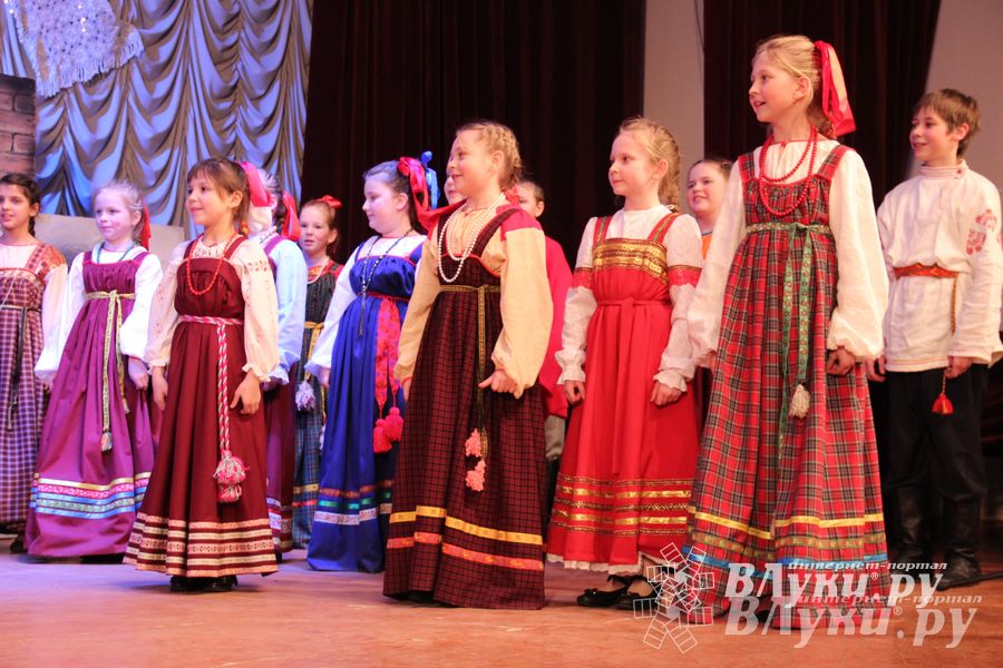  Рождественский концерт ансамбля «Заряница» прошел в Великих Луках (фото)