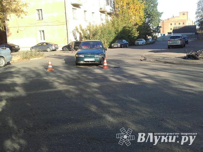 На ул. Глинки сбили несовершеннолетнего мотоциклиста (ФОТО)