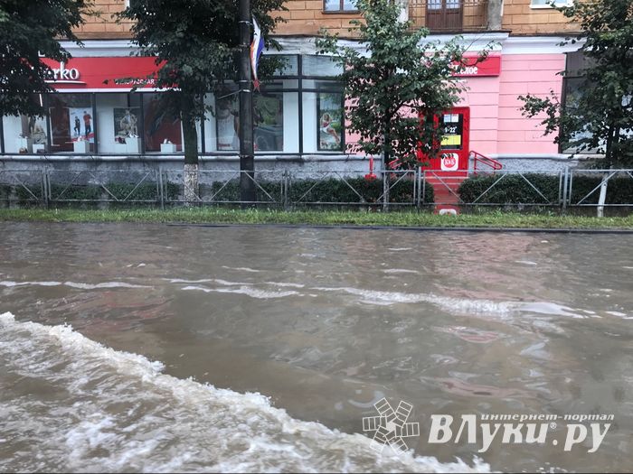 Великие Луки вновь подтопило (ФОТО; ВИДЕО)