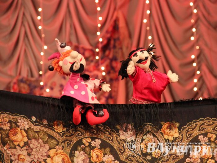 Рождественский концерт ансамбля «Заряница» прошел в Великих Луках (фото)