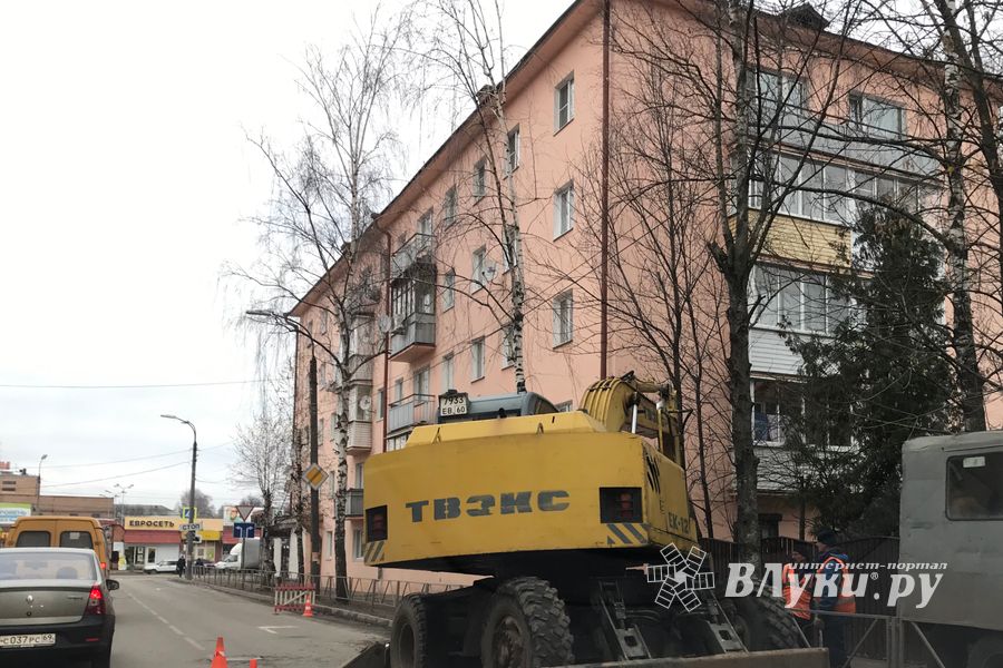 ​Жилой дом и детсад в Великих Луках остались временно без воды