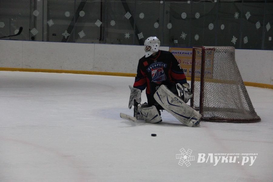 Великолучане обыграли псковских медведей в «Айсберге» (ФОТО)