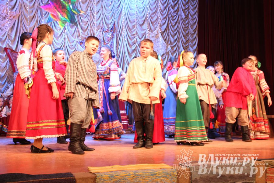  Рождественский концерт ансамбля «Заряница» прошел в Великих Луках (фото)