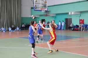 В Великих Луках прошел чемпионат по баскетболу