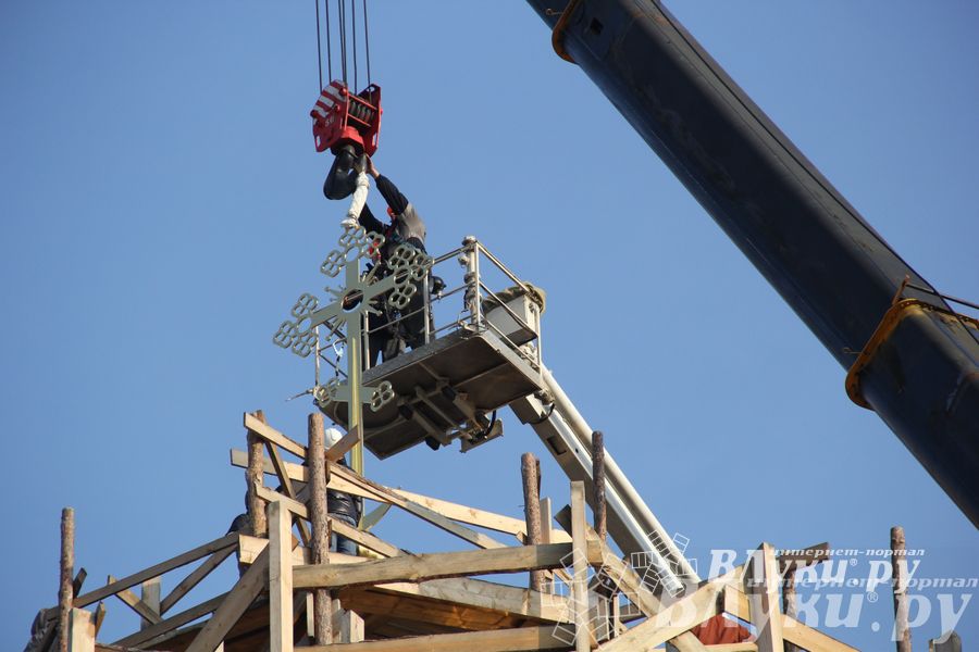 У храма святителя Тихона теперь есть освященные кресты