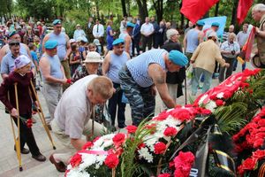 В Великих Луках проходит День памяти и скорби (ФОТО)