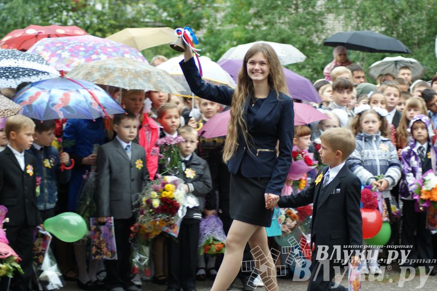 Школы города отметили 1 сентября (фото)
