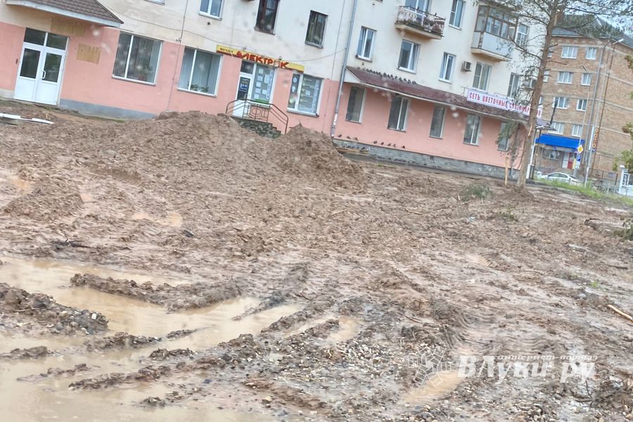 Площадь Калинина опять затопило (ФОТО)