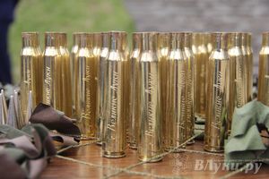 ​Церемония закладки земли Города воинской славы в памятные гильзы состоялась в Великих Луках (фото)