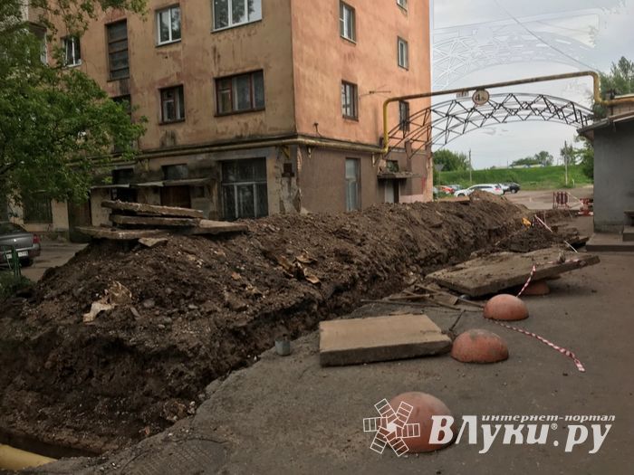 На пл. Калинина заменили большой участок теплосетей (ФОТО)