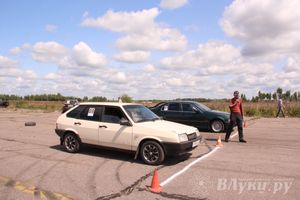 Под Великими Луками прошел второй этап Чемпионата по Drag Racing (фото)