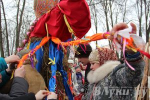 В Великих Луках встретили Масленицу