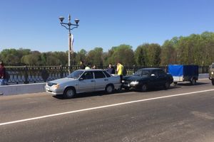 В Великих Луках на мосту произошло ДТП