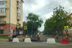 ФОТОФАКТ: В районе Энгельса-Зверева перекрыта дорога