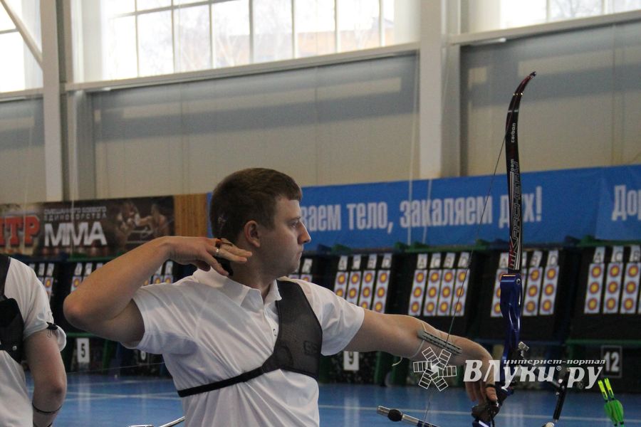 В Великих Луках стартовали всероссийские соревнования лучников (фото)