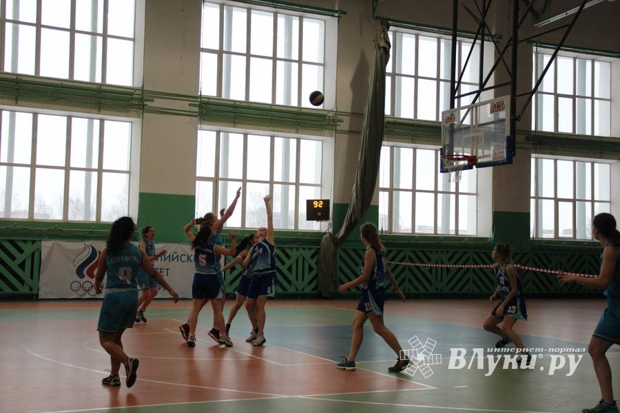В Великих Луках прошли игры АСБ высшего дивизиона «Северо-Запад» среди женских команд