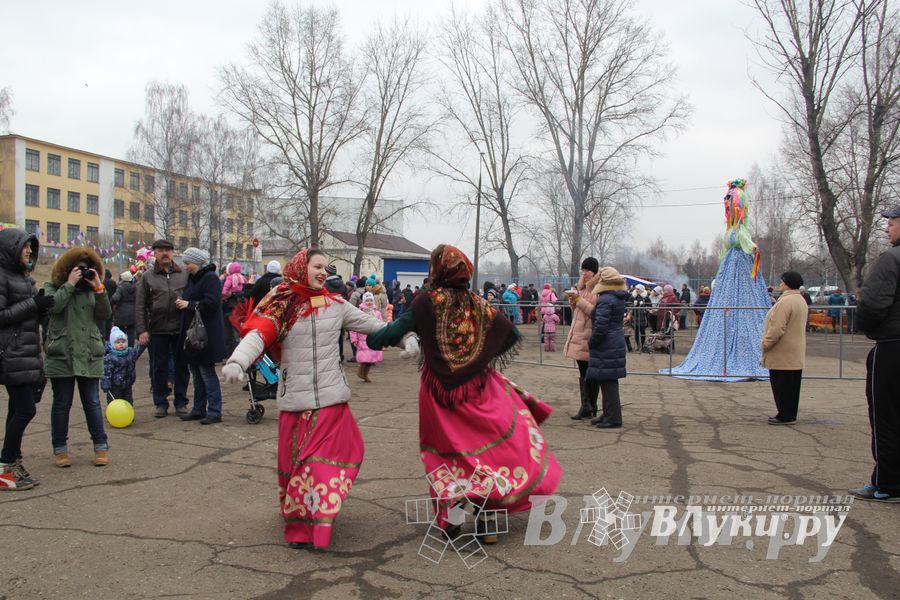 Гуляния широкой великолукской Масленицы