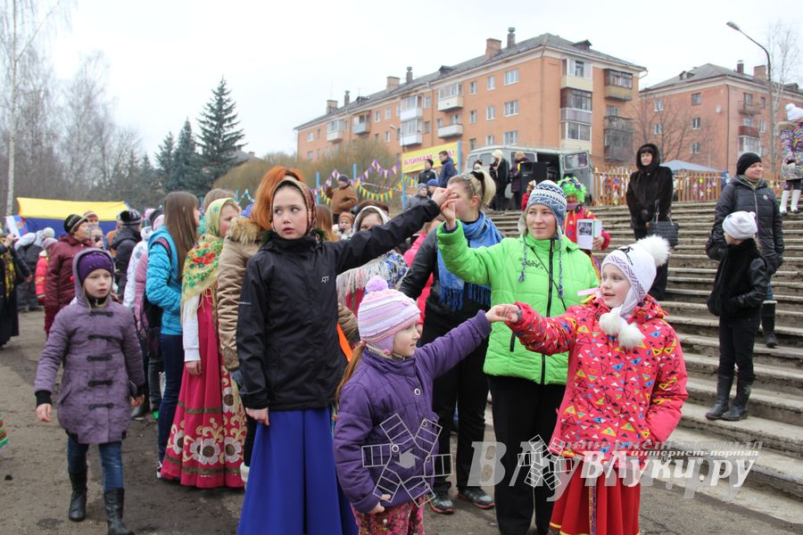 Гуляния широкой великолукской Масленицы