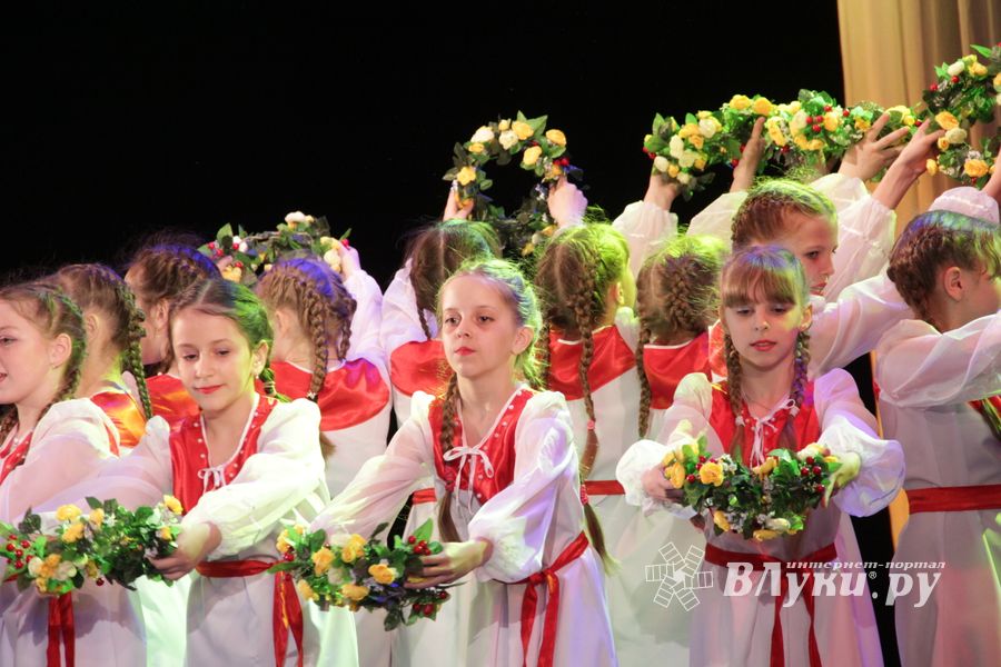 «Великолукская Веснянка» на сцене ДК ЛК