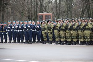 В Великих Луках прошел Парад Победы (ФОТО)