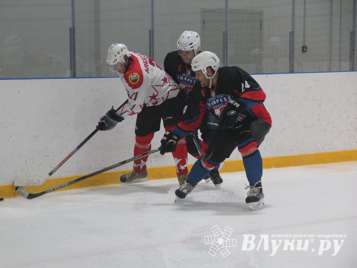 Матч НХЛ прошел в великолукском «Айсберге» (ФОТО)