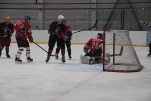 Памятный турнир по хоккею прошел в великолукском «Айсберге» (ФОТО)