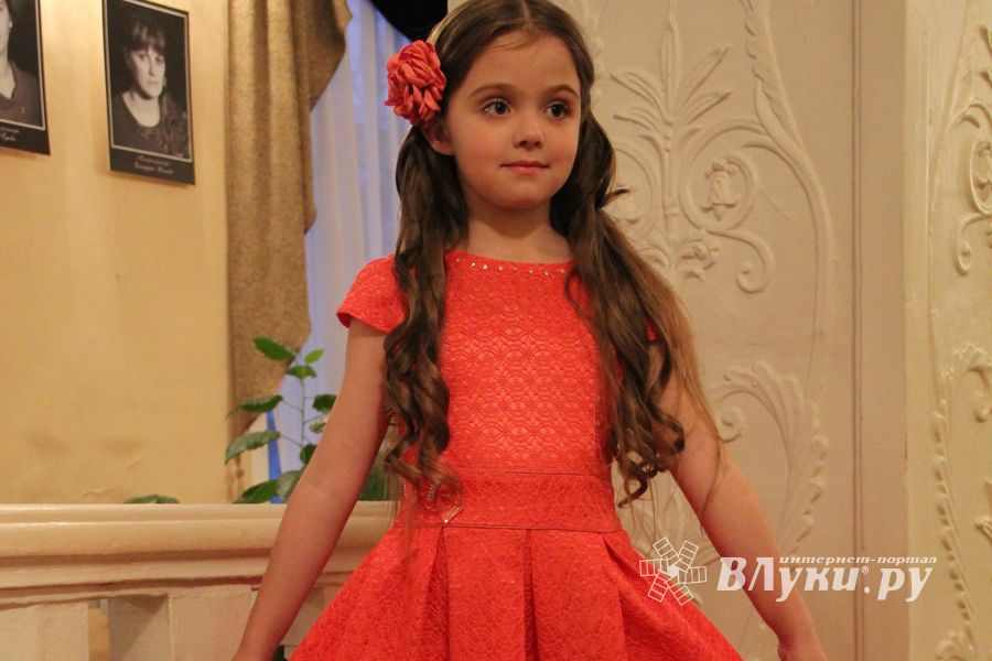 Фотосессия финалисток конкурса «Маленькая красавица Великие Луки 2014»