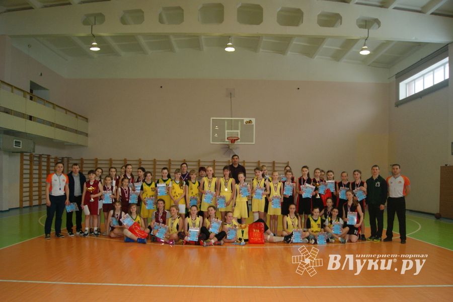 Великолучанки завоевали «серебро» на традиционном турнире по баскетболу (ФОТО)
