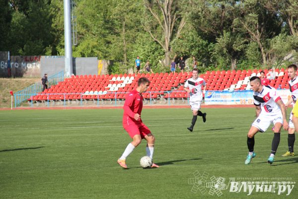 «Луки-Энергия» уступила в домашнем матче петербургской «Звезде» (фото)