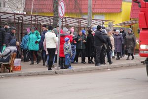 Негабаритный автопоезд вновь следует по улицам Великих Лук