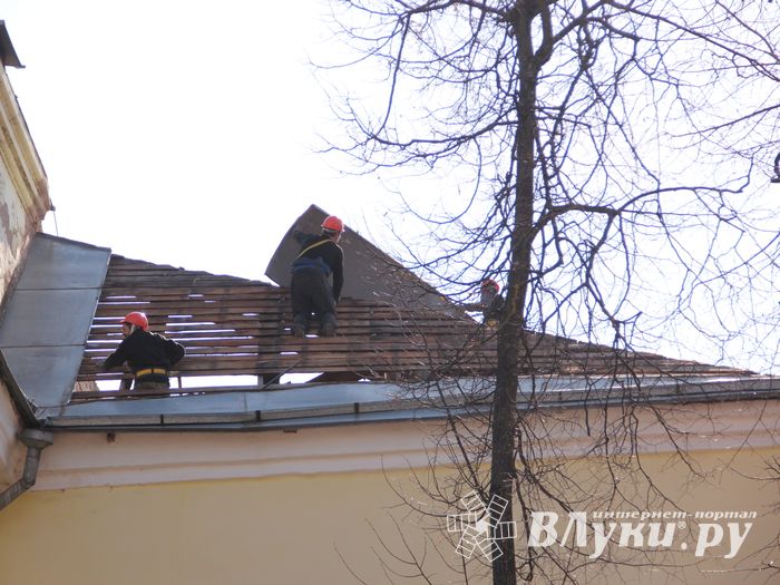 В театре не могут быть пластиковые окна... (фото)