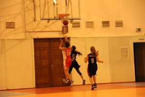 Великолукские баскетболистки борются за Кубок города (ФОТО)