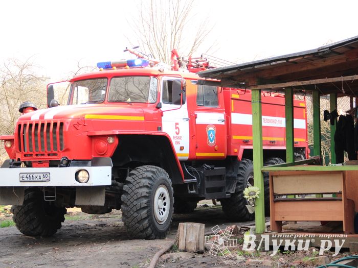 Подробности пожара на мебельном (ФОТО)