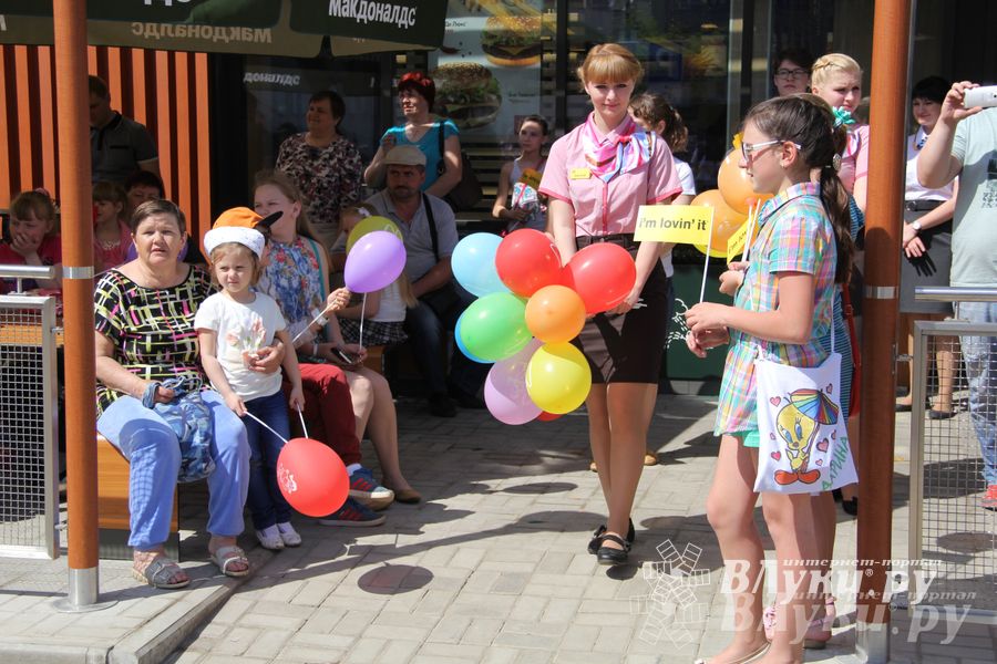 В Великих Луках открылся самый известный в мире общепит (фото)