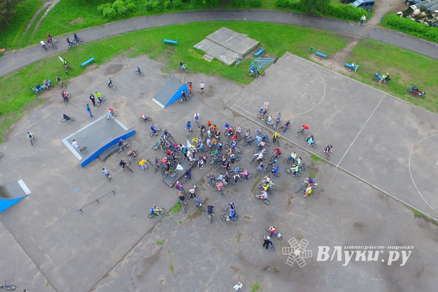 За «Велопарадом» в Великих Луках следили с воздуха (ФОТО)
