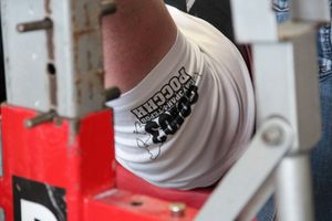 В Великих Луках состоялись Чемпионат и Первенство Псковской области по жиму штанги лежа (ФОТО)