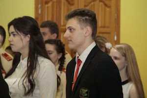 В Великих Луках состоялся кадетско-лицейский бал (ФОТО)