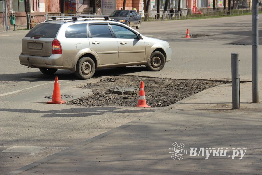 Водителей-великолучан просят быть повнимательнее на проспекте Ленина (ФОТО)
