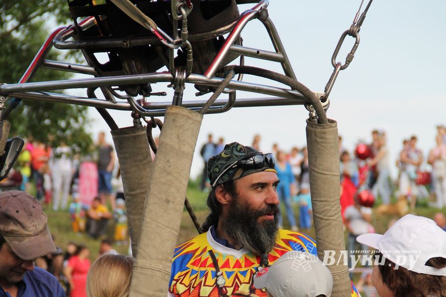 Открытие 19-й Международной встречи воздухоплавателей в Великих Луках