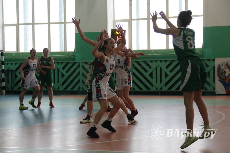 В Великих Луках прошли игры АСБ высшего дивизиона «Северо-Запад» среди женских команд (ФОТО)