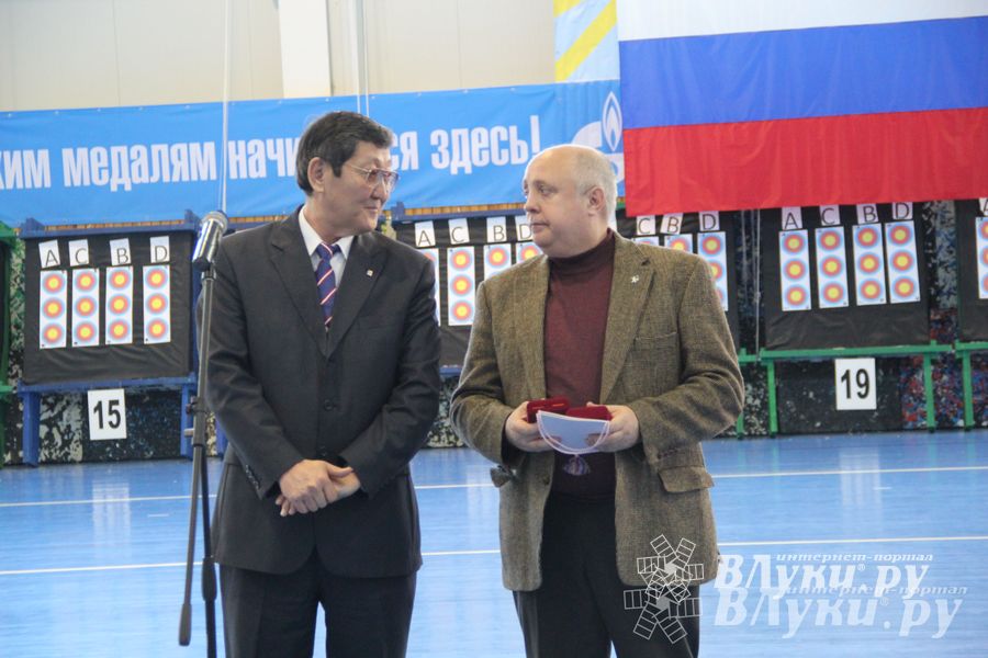 В Великих Луках состоялось открытие Чемпионата России по стрельбе из блочного и классического лука (фото)