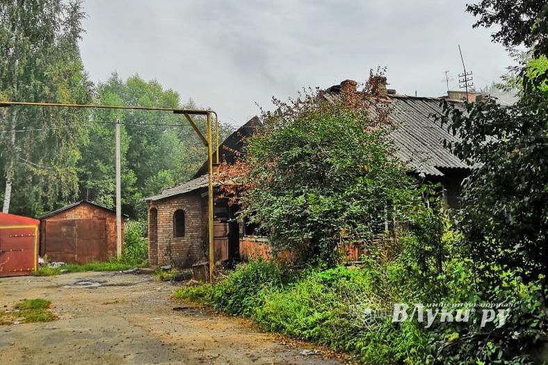 В Великих Луках сегодня тушили пожар (ФОТО)