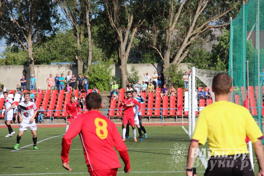  «Луки-Энергия» уступила в домашнем матче петербургской «Звезде» (фото)