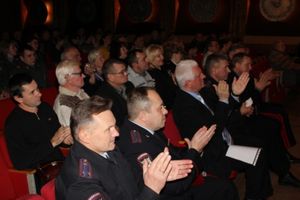 Накануне Дня матери состоялась встреча руководства УМВД России по Псковской области с матерями сотрудников полиции (фото)