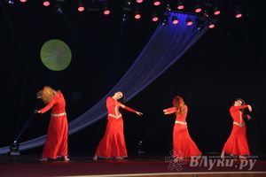 В ДК ЛК прошел музыкально-танцевальный спектакль «Босиком по млечному пути» (фото)