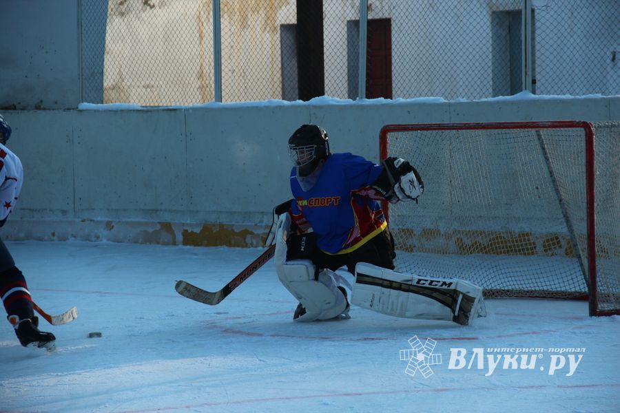 Великолукские хоккеисты разгромили гостей (фото)