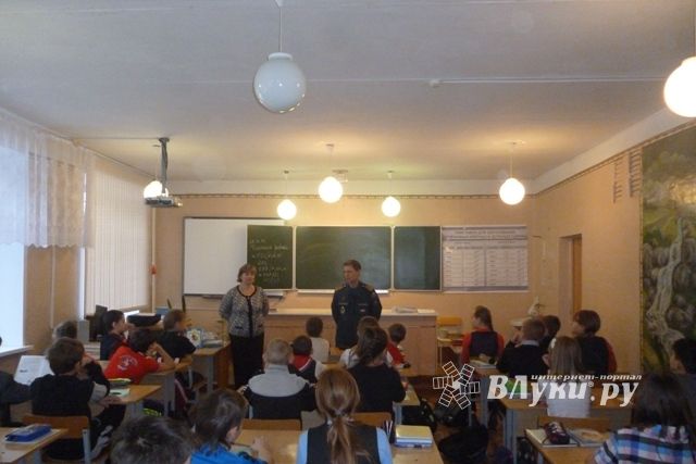 Инспекторы ГИМС проводят лекции и беседы с подрастающим поколением о безопасности на водоемах (фото)