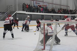 В Великих Луках прошёл первый матч Кубка Псковской области по хоккею (ФОТО)